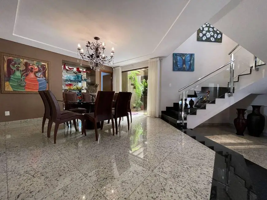 Foto 1 de Casa de Condomínio com 5 Quartos à venda, 490m² em Jardins Monâco, Aparecida de Goiânia