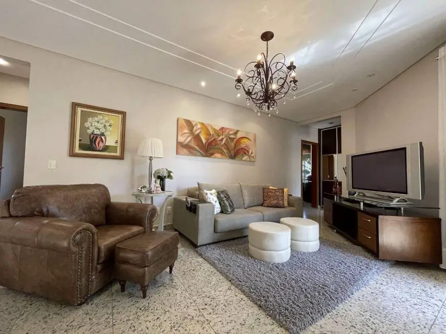 Foto 5 de Casa de Condomínio com 5 Quartos à venda, 490m² em Jardins Monâco, Aparecida de Goiânia