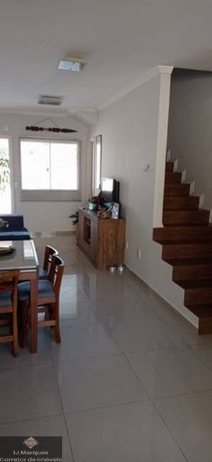 Foto 2 de Sobrado com 3 Quartos à venda, 101m² em Boa Vista, Joinville