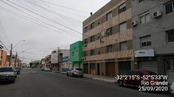 Foto 1 de Apartamento com 1 Quarto à venda, 44m² em Centro, Rio Grande