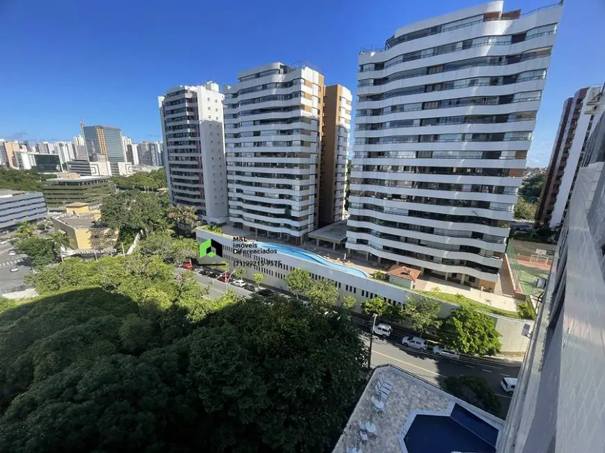Foto 1 de Apartamento com 2 Quartos para alugar, 70m² em Itaigara, Salvador