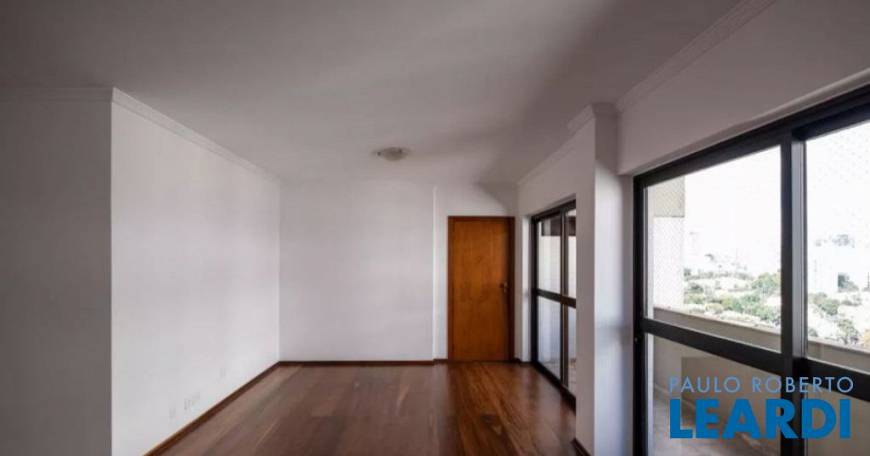 Foto 1 de Apartamento com 3 Quartos para alugar, 120m² em Vila Madalena, São Paulo