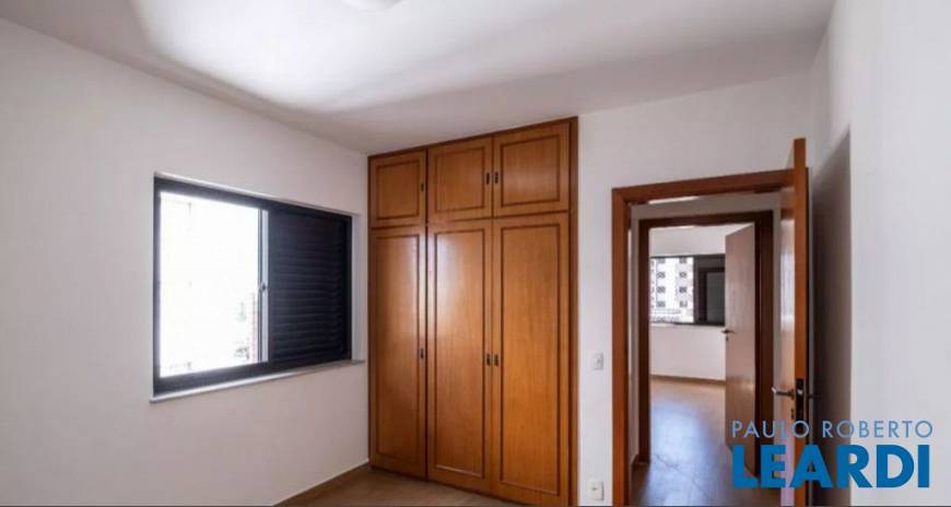 Foto 5 de Apartamento com 3 Quartos para alugar, 120m² em Vila Madalena, São Paulo