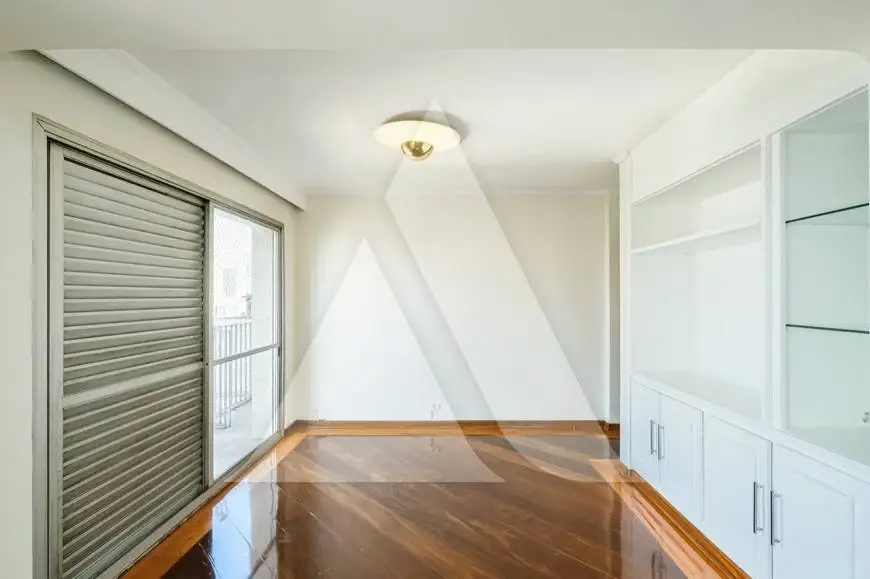 Foto 3 de Apartamento com 4 Quartos para alugar, 190m² em Jardins, São Paulo
