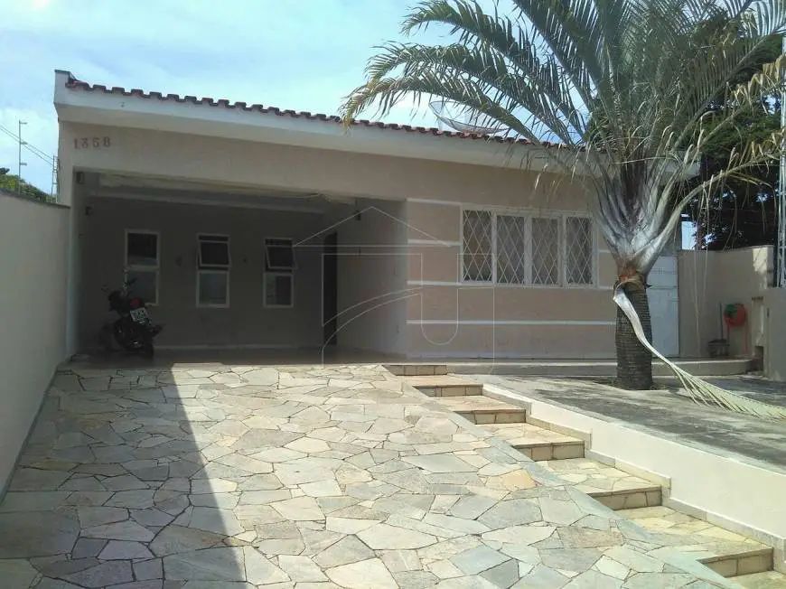 Foto 1 de Casa com 2 Quartos à venda, 160m² em Banzato, Marília