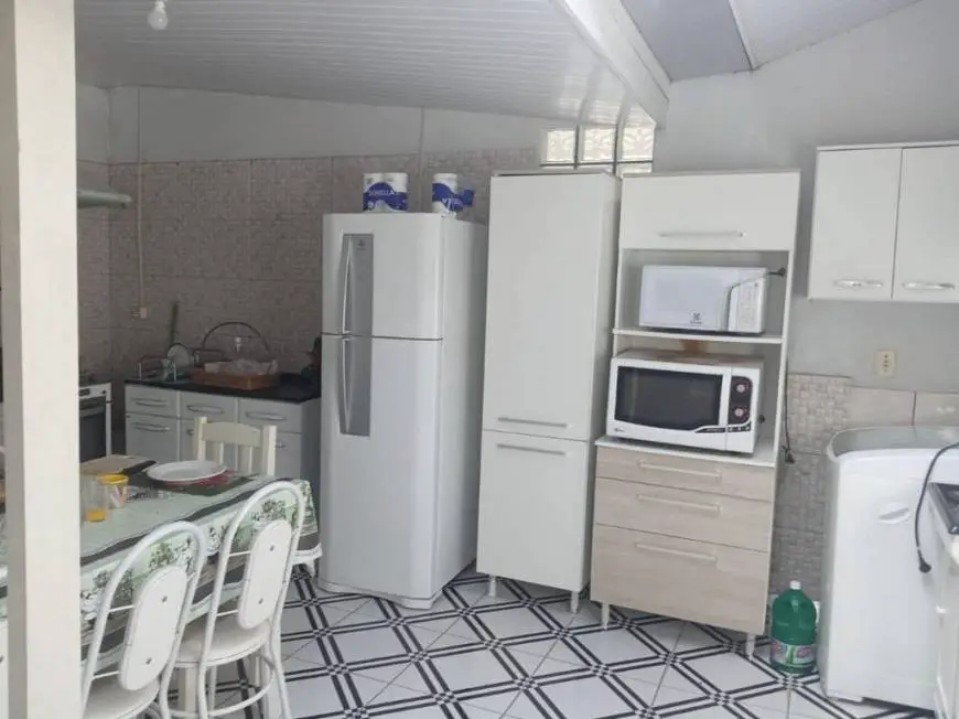 Foto 2 de Casa com 3 Quartos à venda, 130m² em Nova Esperanca, Balneário Camboriú