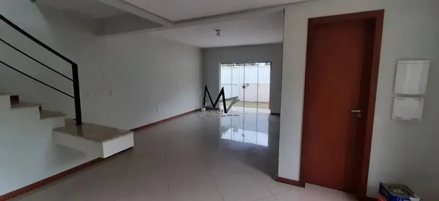 Foto 4 de Casa com 3 Quartos para alugar, 290m² em Rio Tavares, Florianópolis