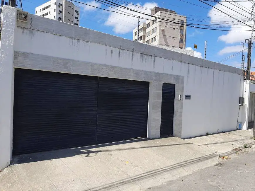 Foto 1 de Casa com 4 Quartos à venda, 396m² em Vicente Pinzon, Fortaleza