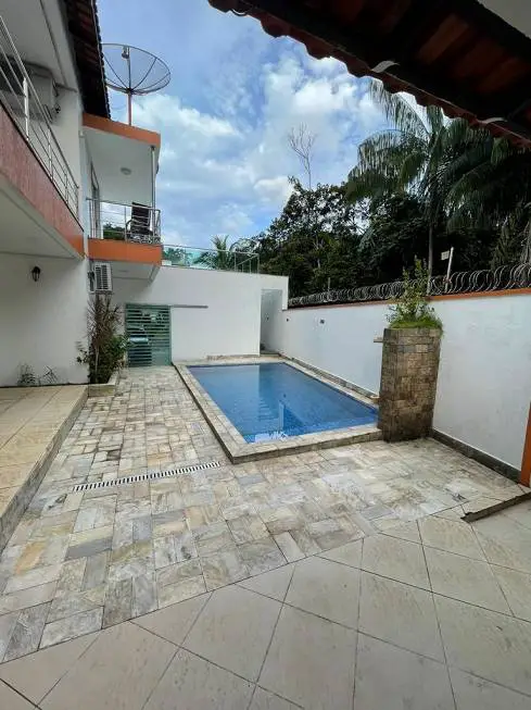 Foto 3 de Casa de Condomínio com 3 Quartos para alugar, 200m² em Tarumã, Manaus