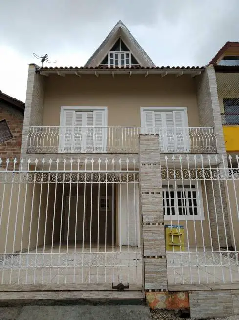 Foto 1 de Sobrado com 3 Quartos à venda, 155m² em Atuba, Curitiba