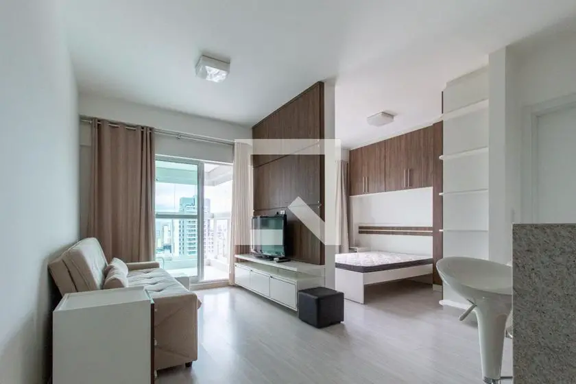 Foto 1 de Apartamento com 1 Quarto para alugar, 41m² em Centro, Curitiba
