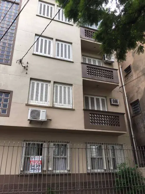 Foto 1 de Apartamento com 1 Quarto para alugar, 45m² em Navegantes, Porto Alegre
