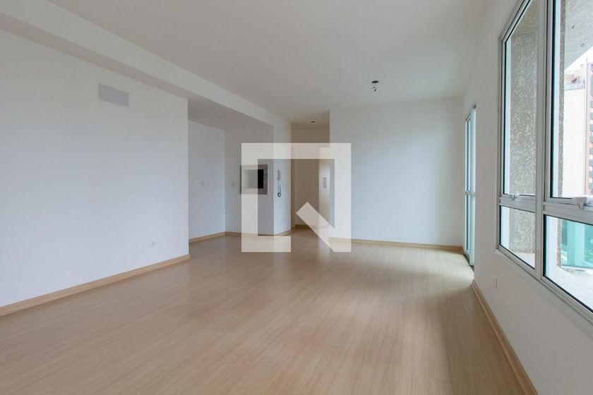 Foto 2 de Apartamento com 2 Quartos para alugar, 73m² em Água Verde, Curitiba