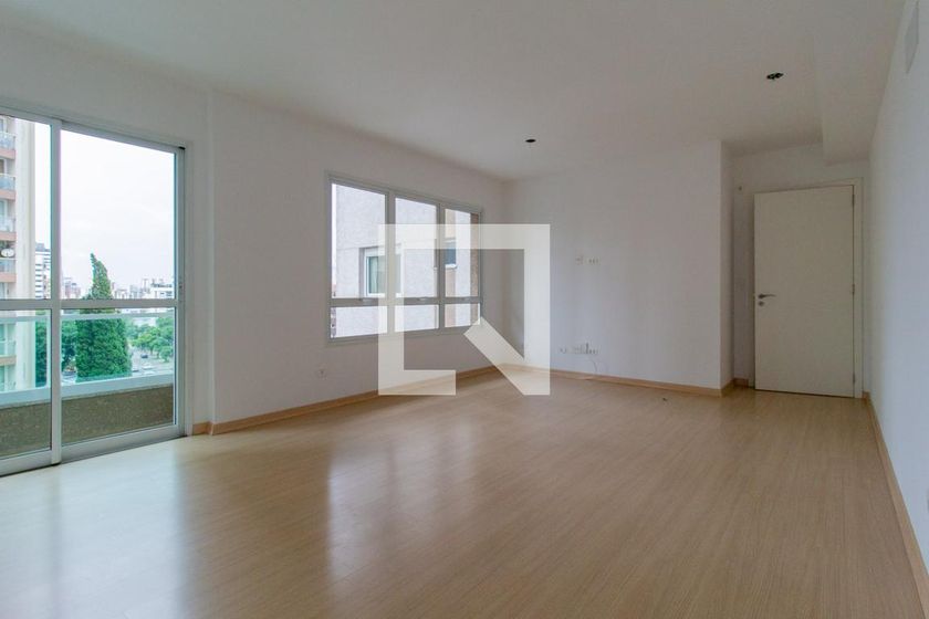 Foto 4 de Apartamento com 2 Quartos para alugar, 73m² em Água Verde, Curitiba