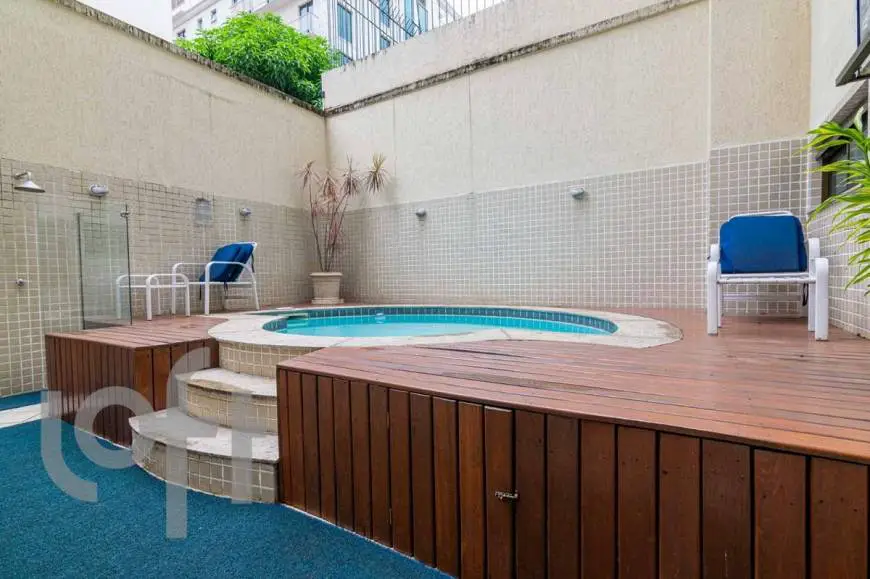 Foto 3 de Apartamento com 2 Quartos à venda, 60m² em Lagoa, Rio de Janeiro