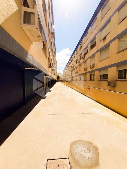 Foto 4 de Apartamento com 2 Quartos para alugar, 74m² em Passo da Areia, Porto Alegre