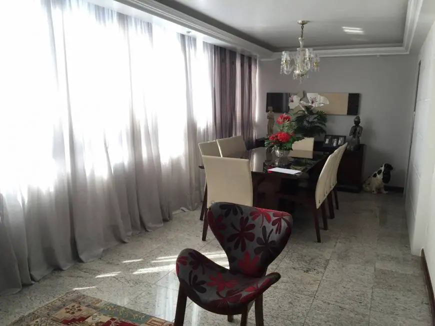 Foto 2 de Apartamento com 3 Quartos à venda, 145m² em Icaraí, Niterói