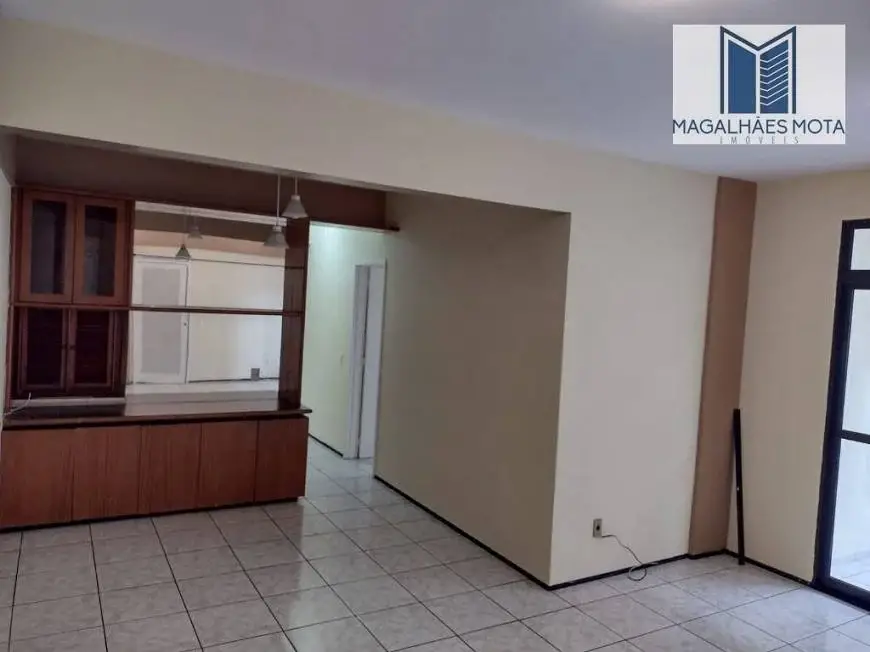 Foto 1 de Apartamento com 3 Quartos para alugar, 140m² em Meireles, Fortaleza