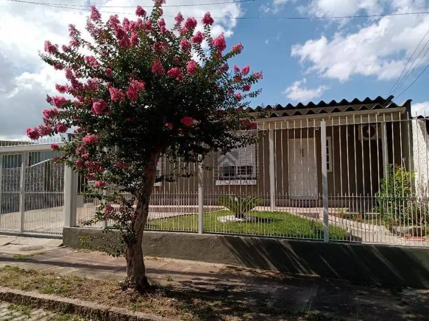 Foto 1 de Casa com 2 Quartos à venda, 54m² em Rubem Berta, Porto Alegre