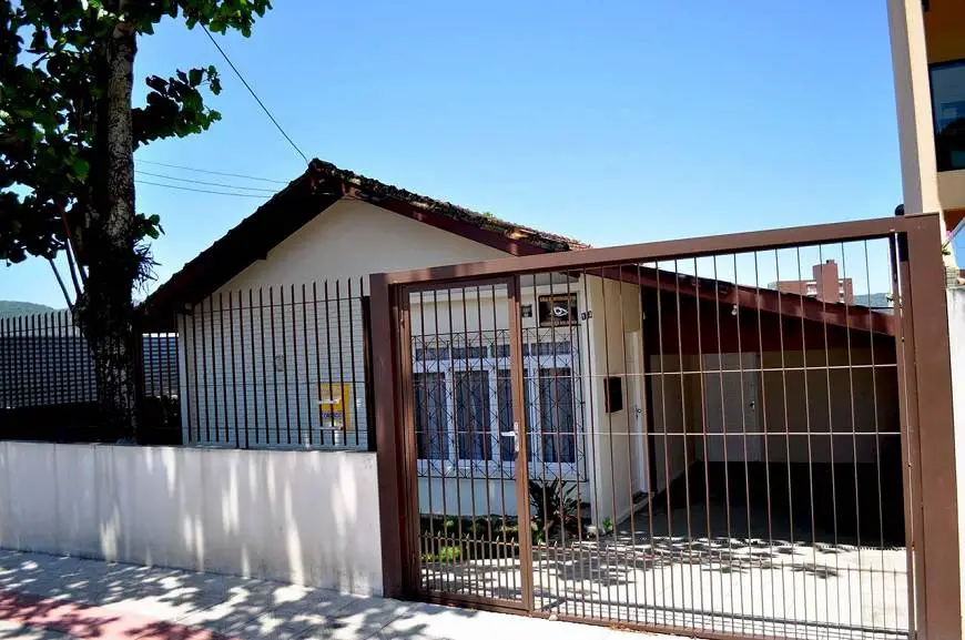 Foto 1 de Casa com 2 Quartos para alugar, 80m² em Trindade, Florianópolis