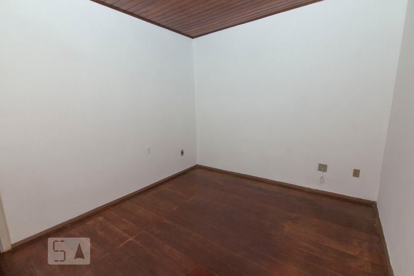 Foto 2 de Casa com 3 Quartos para alugar, 44m² em Floresta, Porto Alegre