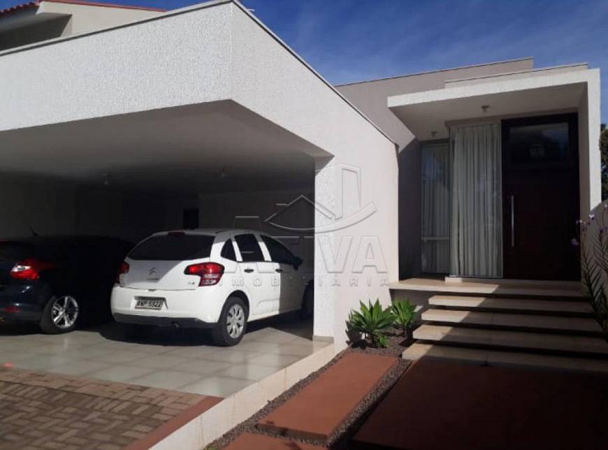 Foto 3 de Casa com 3 Quartos à venda, 225m² em Jardim Gisela, Toledo
