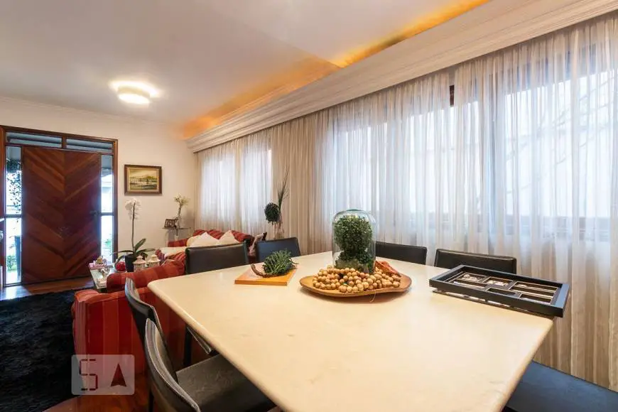 Foto 1 de Casa com 4 Quartos para alugar, 362m² em Moema, São Paulo