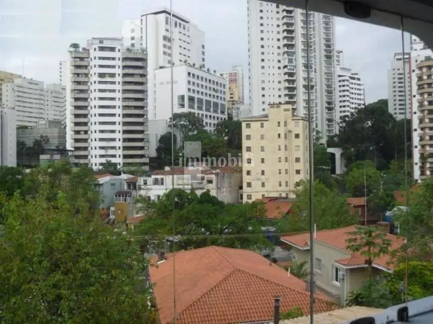 Foto 1 de Sobrado com 4 Quartos à venda, 465m² em Pacaembu, São Paulo