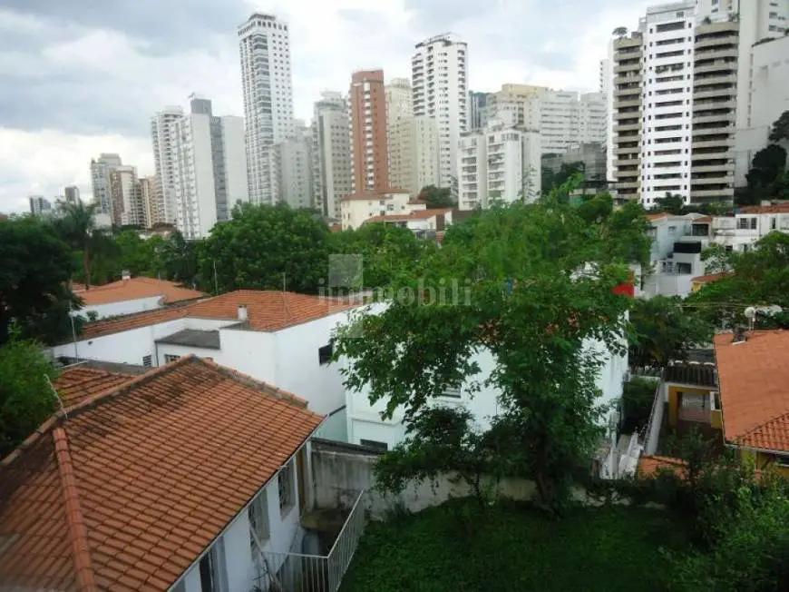 Foto 5 de Sobrado com 4 Quartos à venda, 465m² em Pacaembu, São Paulo