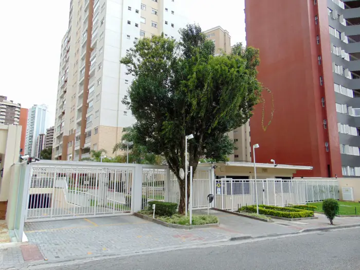 Foto 1 de Apartamento com 2 Quartos para alugar, 73m² em Água Verde, Curitiba