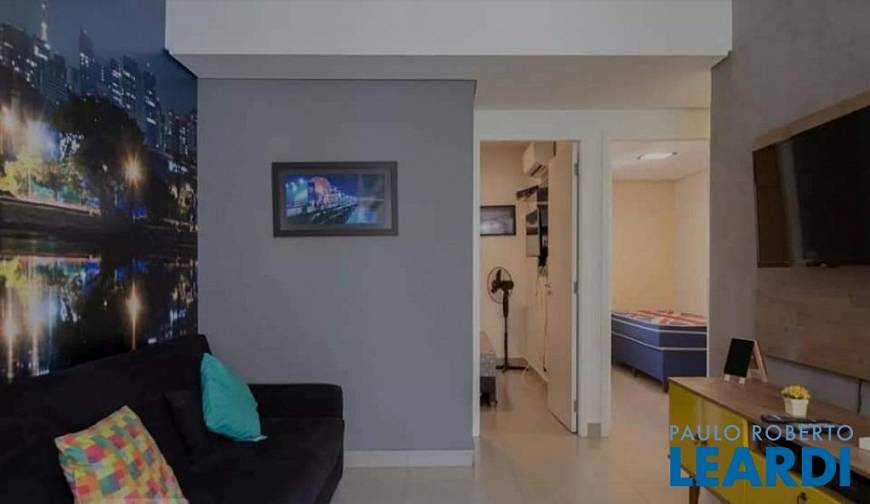 Foto 3 de Apartamento com 2 Quartos à venda, 46m² em Bela Vista, São Paulo