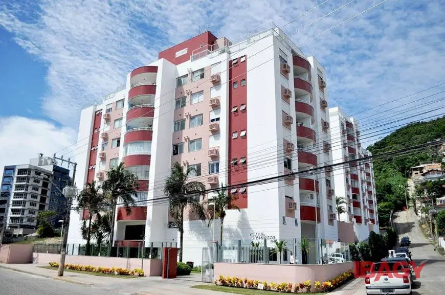 Foto 1 de Apartamento com 2 Quartos para alugar, 75m² em Saco Grande, Florianópolis