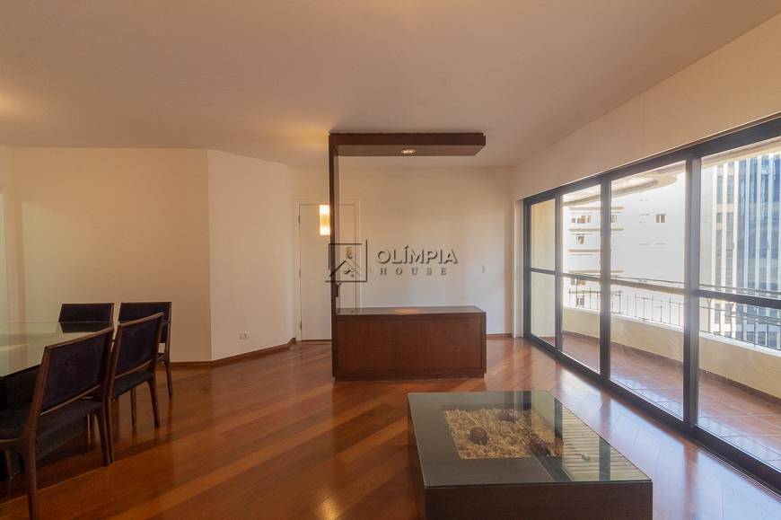 Foto 2 de Apartamento com 4 Quartos para alugar, 142m² em Itaim Bibi, São Paulo