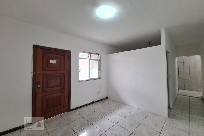 Foto 4 de Casa com 2 Quartos para alugar, 50m² em Todos os Santos, Rio de Janeiro