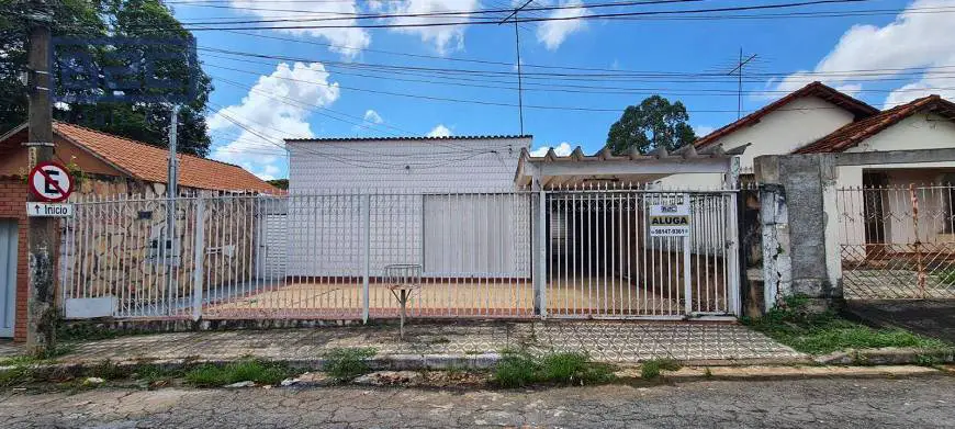 Foto 1 de Casa com 3 Quartos para alugar, 98m² em Setor Sul, Goiânia