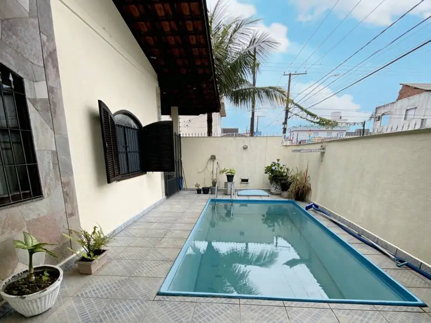 Foto 1 de Casa com 3 Quartos à venda, 173m² em Vila Guilhermina, Praia Grande