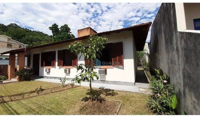 Foto 3 de Casa com 4 Quartos à venda, 220m² em Pantanal, Florianópolis