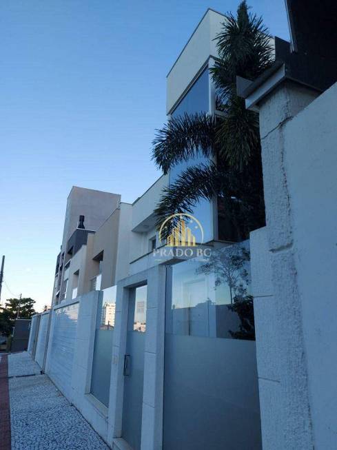 Foto 1 de Casa de Condomínio com 2 Quartos à venda, 176m² em Praia dos Amores, Balneário Camboriú