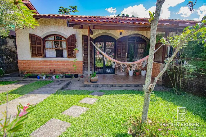 Foto 1 de Casa de Condomínio com 3 Quartos à venda, 90m² em Caxanga, Teresópolis