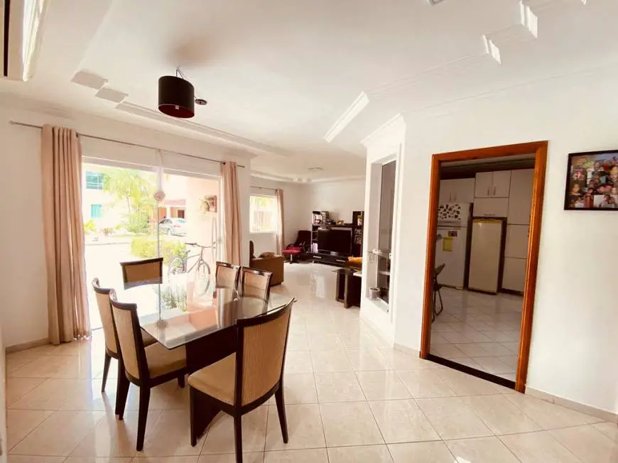 Foto 3 de Casa de Condomínio com 4 Quartos à venda, 250m² em São José Operário, Manaus