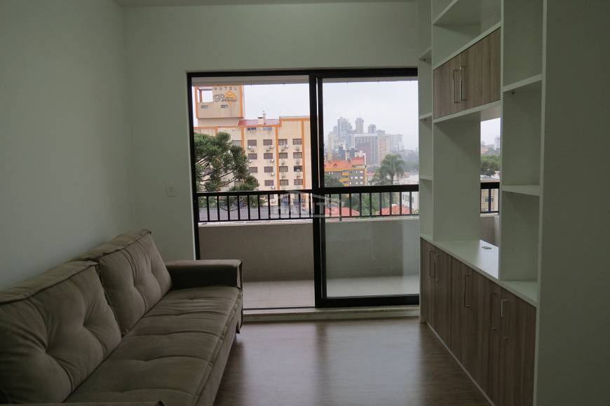 Foto 1 de Kitnet com 1 Quarto para alugar, 60m² em Centro, Curitiba