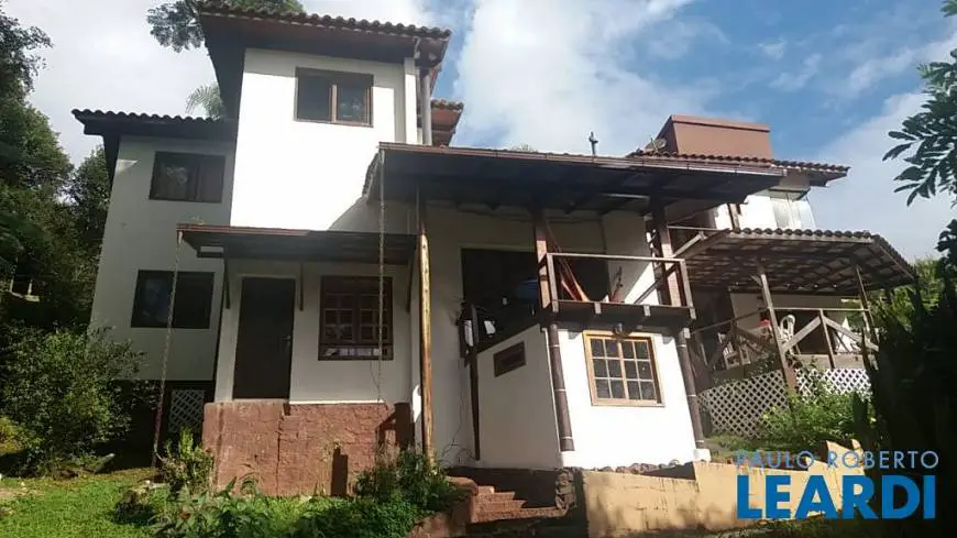 Foto 1 de Sobrado com 4 Quartos à venda, 250m² em Córrego Grande, Florianópolis