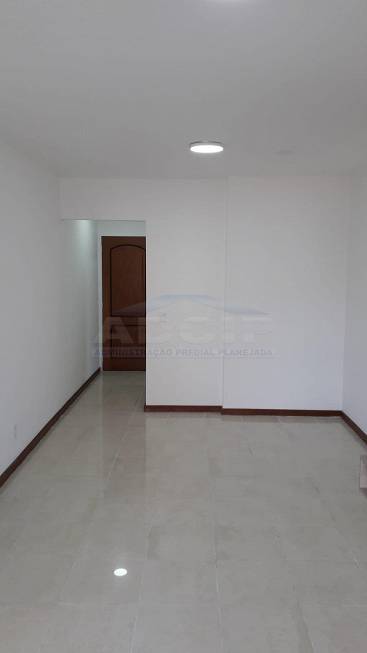 Foto 3 de Apartamento com 3 Quartos para alugar, 72m² em Vila Hamburguesa, São Paulo