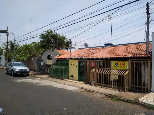 Foto 1 de Casa com 1 Quarto à venda, 1341m² em Saraiva, Uberlândia