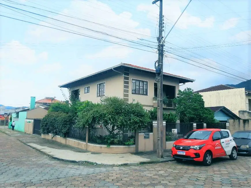 Foto 1 de Casa com 1 Quarto à venda, 185m² em Vila Lalau, Jaraguá do Sul