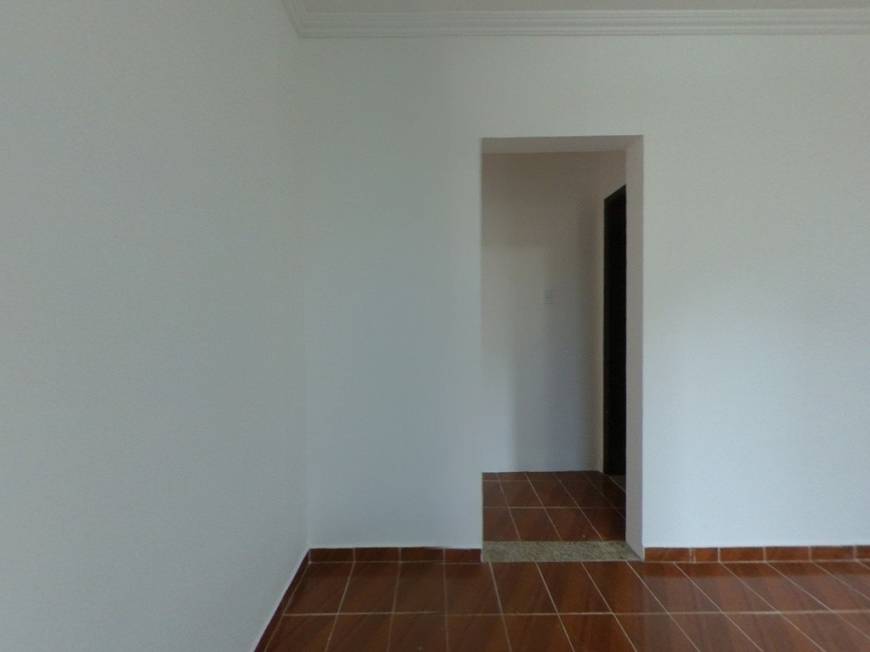 Foto 4 de Casa com 1 Quarto para alugar, 200m² em  Vila Valqueire, Rio de Janeiro
