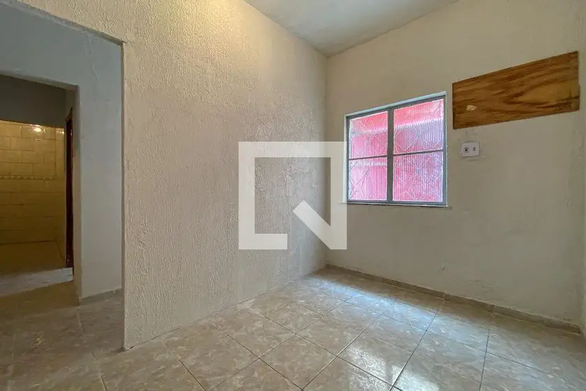 Foto 2 de Casa com 2 Quartos para alugar, 60m² em Olaria, Rio de Janeiro