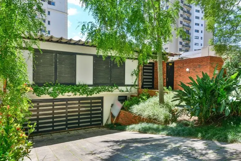 Foto 1 de Casa com 3 Quartos para alugar, 343m² em Três Figueiras, Porto Alegre