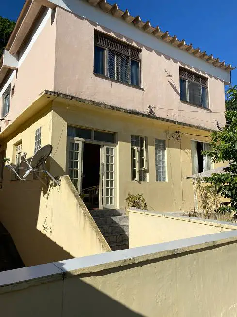 Foto 5 de Casa com 3 Quartos para alugar, 240m² em  Vila Valqueire, Rio de Janeiro