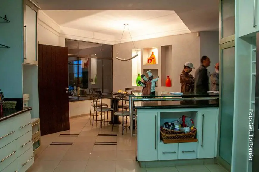 Foto 3 de Casa com 4 Quartos para alugar, 560m² em Park Way , Brasília